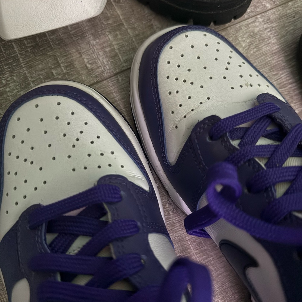 Nike Shoes Size 5 (Y) / Size 6.5 (W)